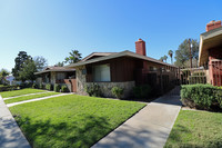 Garden Villas in Anaheim, CA - Foto de edificio - Building Photo