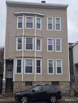 779 E Main St in Waterbury, CT - Building Photo