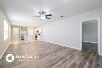 155 Tiny Flower Rd in Davenport, FL - Foto de edificio - Building Photo