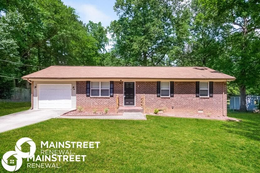 115 Pleasant Valley Rd in Mcdonough, GA - Foto de edificio