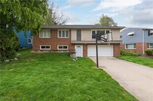 23728 Glenhill Dr in Beachwood, OH - Building Photo