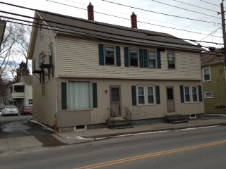 1634 Main St in West Warwick, RI - Foto de edificio