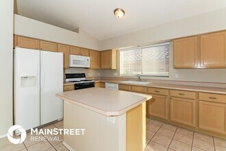 11151 N Desert Flower Dr in Tucson, AZ - Building Photo - Building Photo