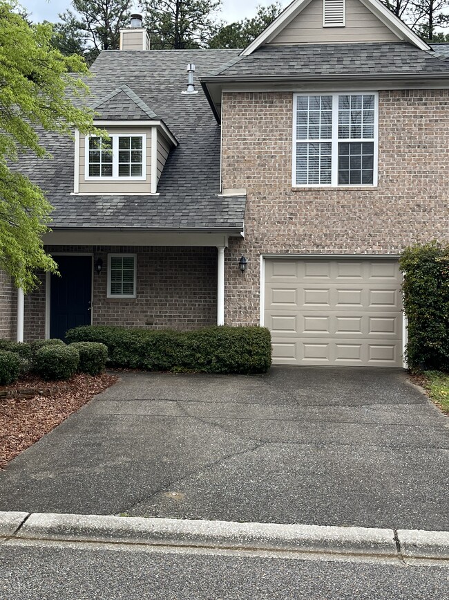 property at 814 Reach Cres