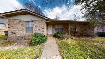 3921 Olive St, Unit A in Bryan, TX - Building Photo
