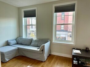 155 Meridian St, Unit #2 in Boston, MA - Building Photo - Building Photo