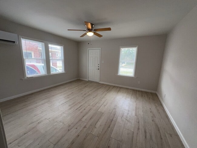 property at 1006 Studewood St