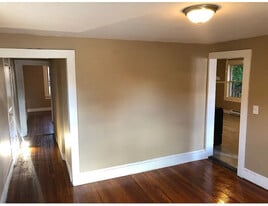 3 Hanover St, Unit Apt 2 in Westfield, MA - Building Photo