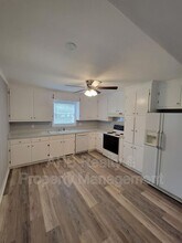 801 Sycamore Rd in Graham, NC - Building Photo - Building Photo