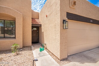 11751 E Becker Ln in Scottsdale, AZ - Building Photo - Building Photo
