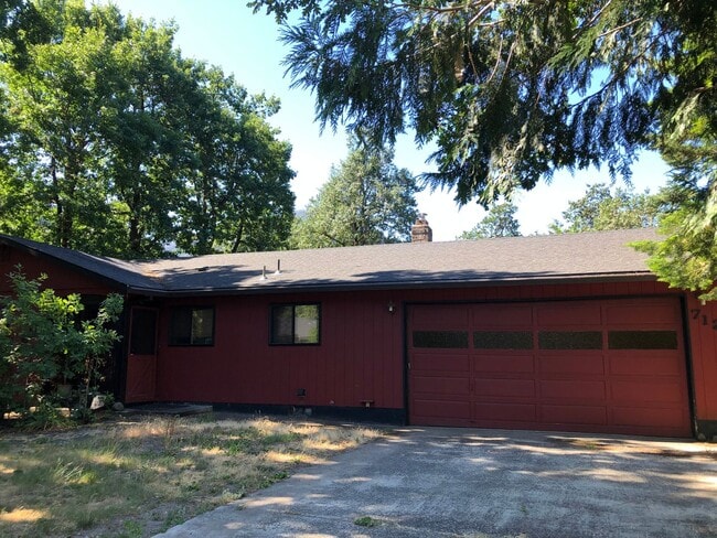 property at 712 Chinook