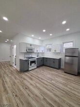 48 N York St in Paterson, NJ - Building Photo - Building Photo