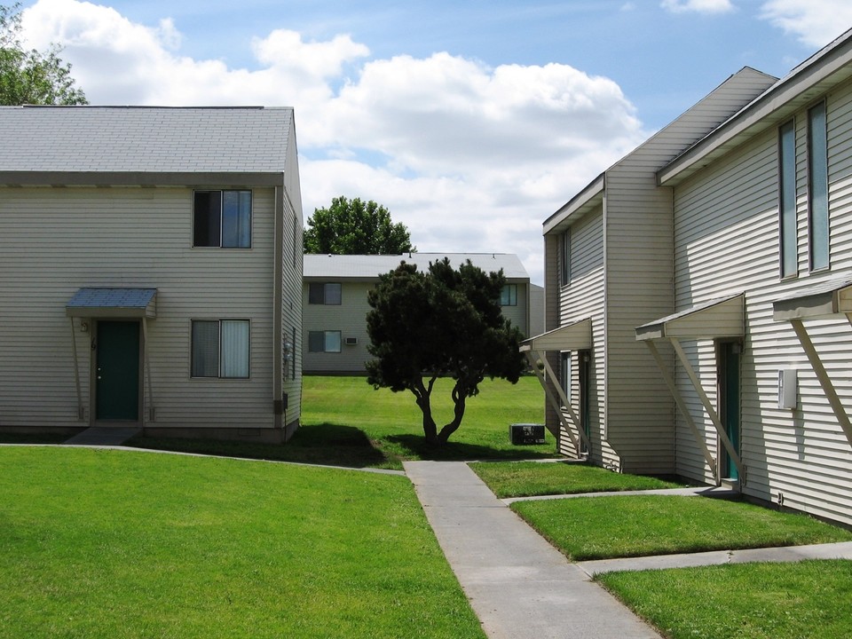 Hillcrest Apartments in Connell, WA - Foto de edificio