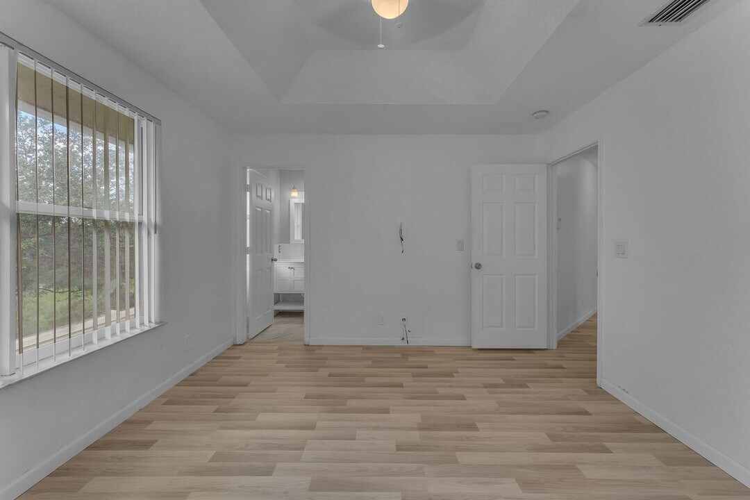 5509 NW 90th Ave in Sunrise, FL - Building Photo