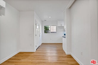 222 E Vernon Ave in Los Angeles, CA - Building Photo - Building Photo