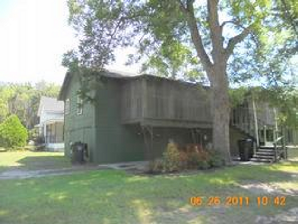 1106 1/2 Roosevelt St in Waycross, GA - Building Photo