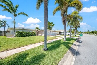 443 Port Royal Blvd in Satellite Beach, FL - Building Photo - Building Photo