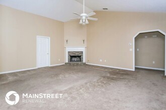 166 Barrington Dr in Hiram, GA - Foto de edificio - Building Photo