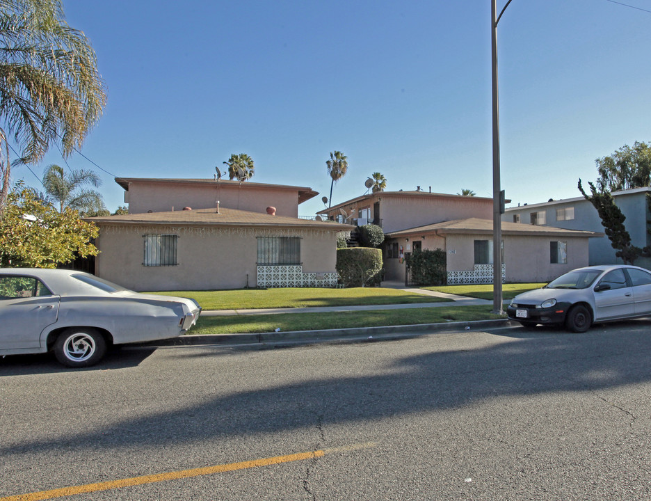 13102 Benton St in Garden Grove, CA - Foto de edificio