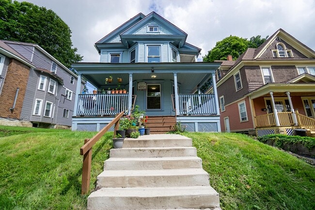 property at 107 Trinity Pl