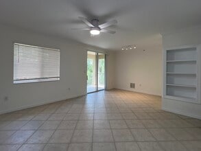 6410 Emerald Dunes Dr in West Palm Beach, FL - Building Photo - Building Photo