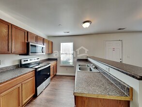 4437 Esmeralda Dr in Charlotte, NC - Building Photo - Building Photo