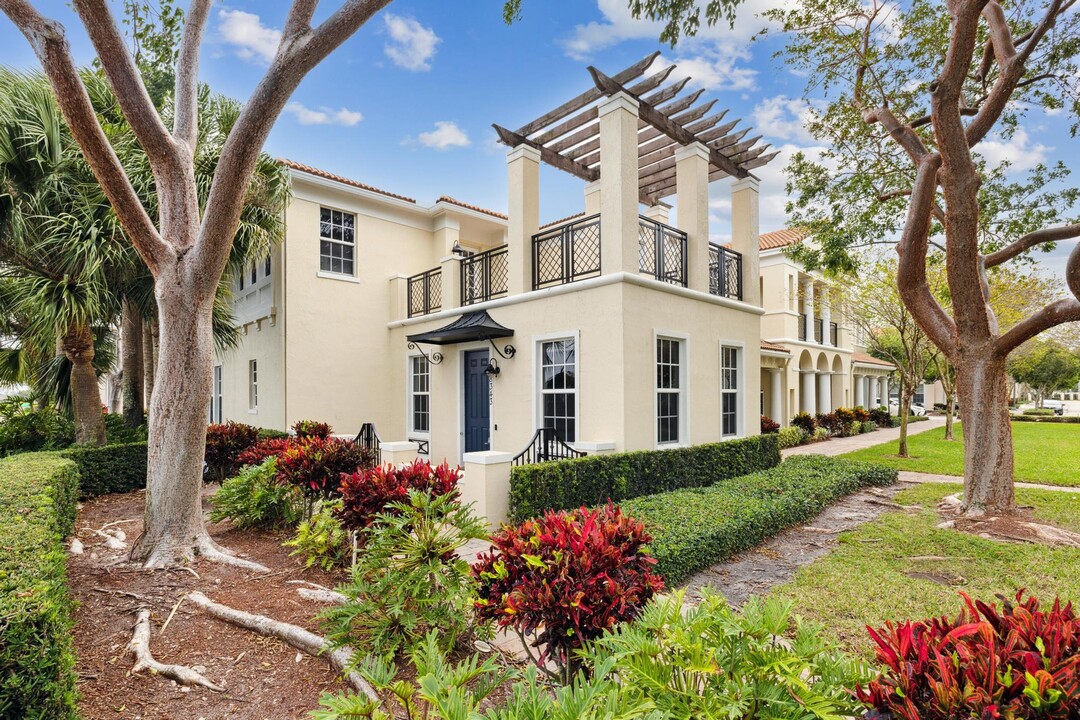 8343 NW 8th Way in Boca Raton, FL - Building Photo