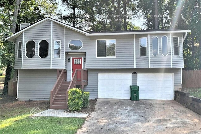 property at 725 Pepperwood Ln