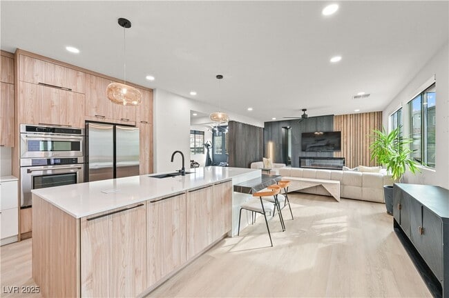 5571 S Spearfish Lake Ct in Las Vegas, NV - Building Photo - Building Photo