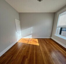 295 Commonwealth Ave in Boston, MA - Foto de edificio - Building Photo