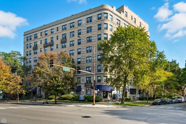 property at 7301 N Sheridan Rd