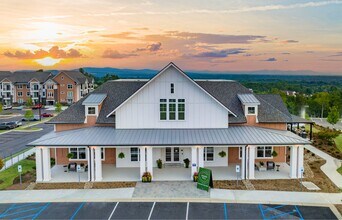 Adams Hill Apartments in Greenville, SC - Building Photo - Building Photo