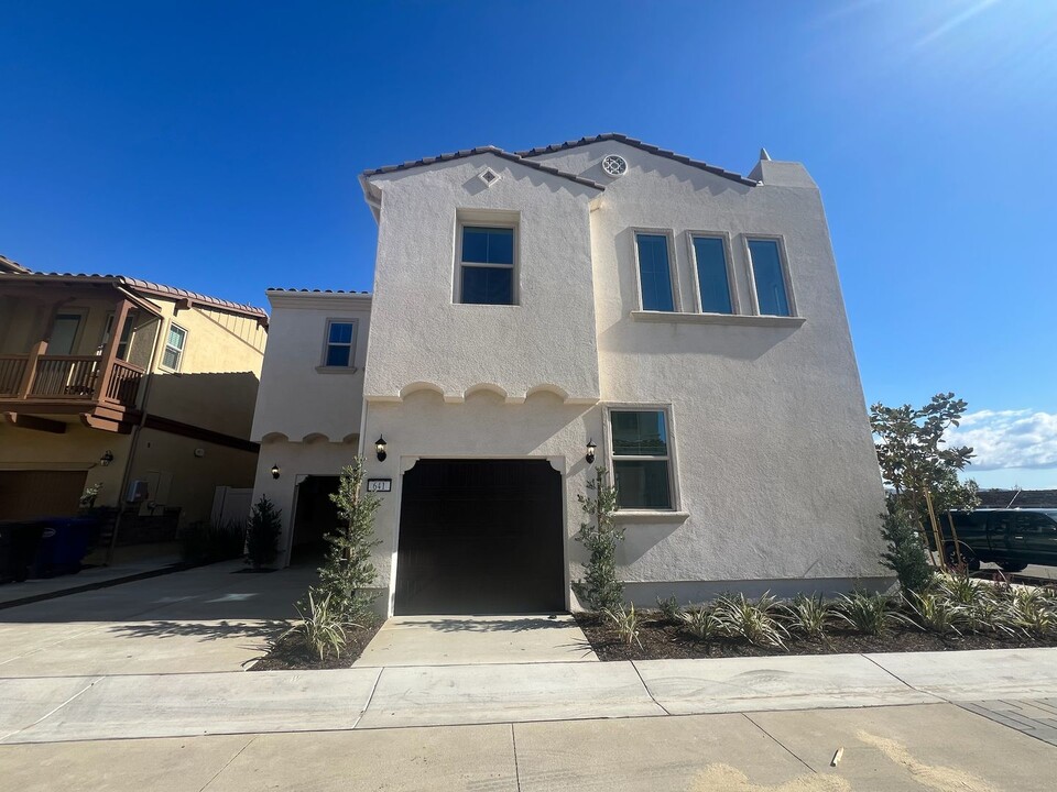 641 Edward Scholle Dr in Camarillo, CA - Building Photo