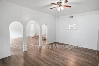 27277 Garza Dr in Santa Clarita, CA - Building Photo - Building Photo