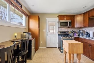 51 Red Fox Dr in Colonie, NY - Building Photo - Building Photo