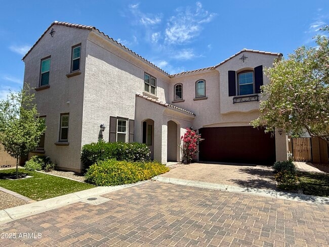 property at 944 E Anderson Ave