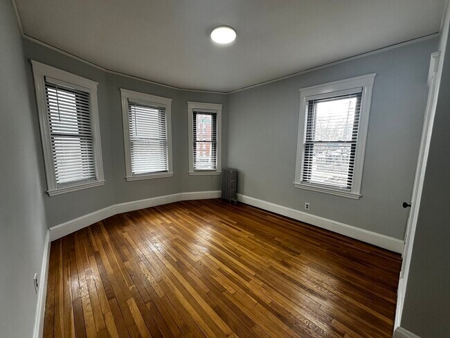 40 Breed St, Unit 1 in Boston, MA - Foto de edificio - Building Photo