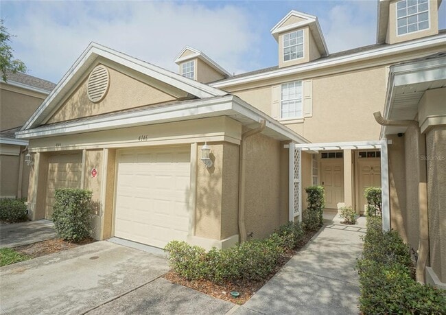 4146 Bismarck Palm Dr in Tampa, FL - Building Photo - Building Photo