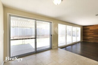 3722 W Griswold Rd in Phoenix, AZ - Foto de edificio - Building Photo