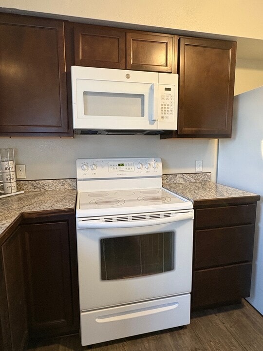 1230 6th St W, Unit #2 Two Bedroom in Kalispell, MT - Foto de edificio