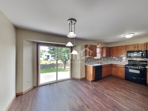 6917 Monmouth Dr in Joliet, IL - Building Photo - Building Photo