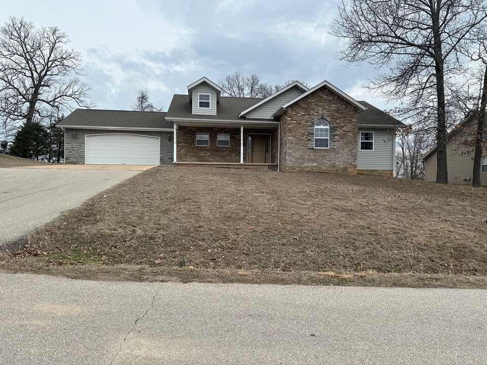 18882 Ladera Rd in Waynesville, MO - Building Photo