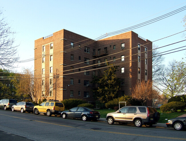 Parkwood Apartments in North Bergen, NJ - Foto de edificio - Building Photo