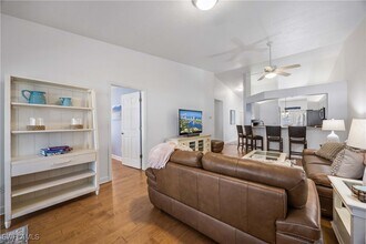 7050 Barrington Cir in Naples, FL - Building Photo - Building Photo