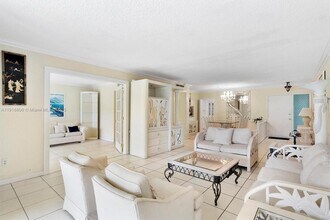 1700 NE 191st St in Miami, FL - Building Photo - Building Photo