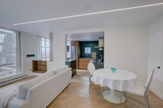 1251 Melville St in Vancouver, BC - Building Photo - Building Photo