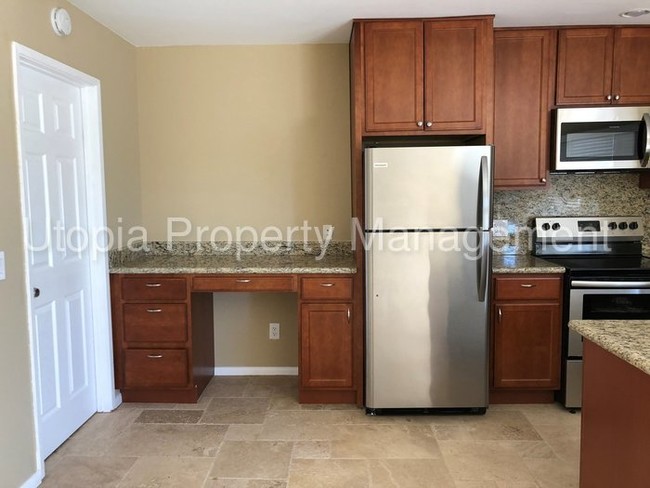 421 S Mollison Ave-Unit -15 in El Cajon, CA - Building Photo - Building Photo