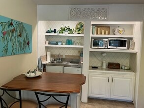 2879 Exeter Pl, Unit Private Garden in Santa Barbara, CA - Building Photo - Building Photo