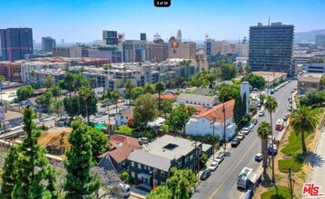 1777 N Gower St in Los Angeles, CA - Foto de edificio - Building Photo