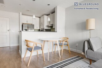 33 Rogers St in Cambridge, MA - Foto de edificio - Building Photo